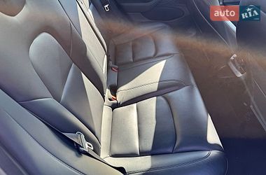 Седан Tesla Model 3 2020 в Виннице