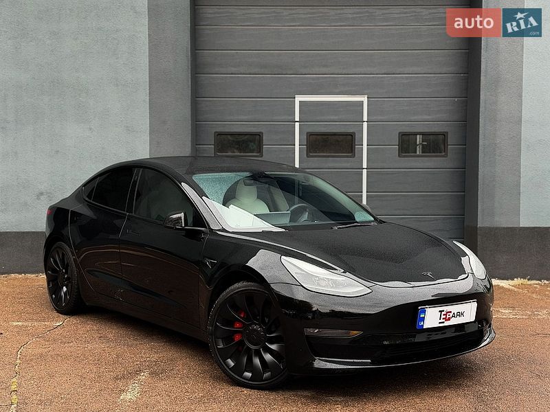 Седан Tesla Model 3 2022 в Києві