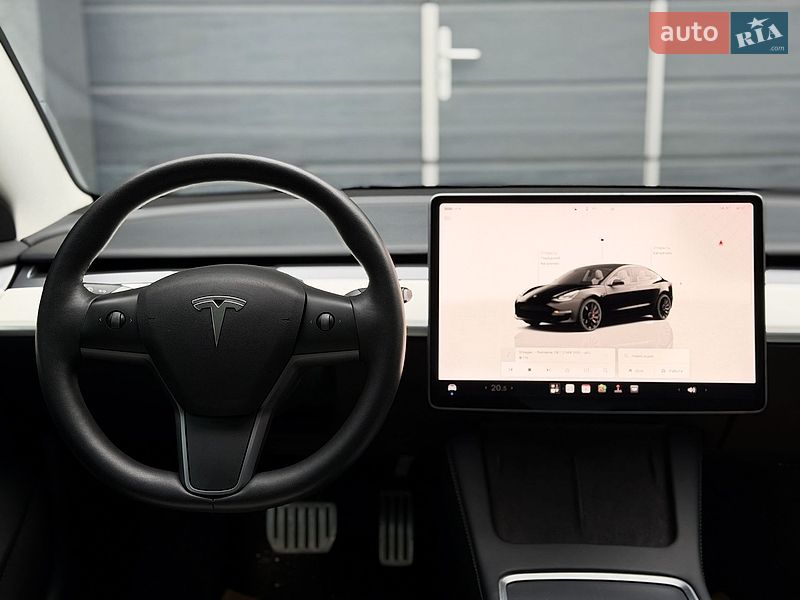 Седан Tesla Model 3 2022 в Києві