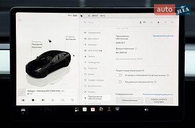 Седан Tesla Model 3 2022 в Києві
