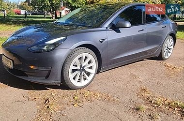 Седан Tesla Model 3 2022 в Черкассах