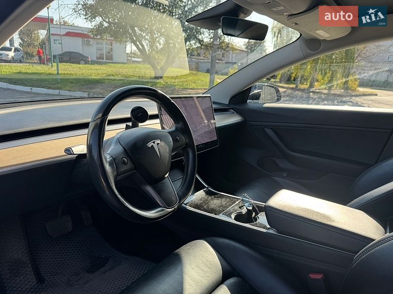 Седан Tesla Model 3 2018 в Харькове