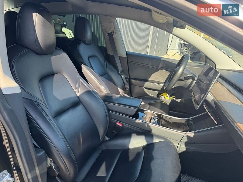 Седан Tesla Model 3 2018 в Харькове