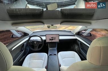 Седан Tesla Model 3 2022 в Новояворовске