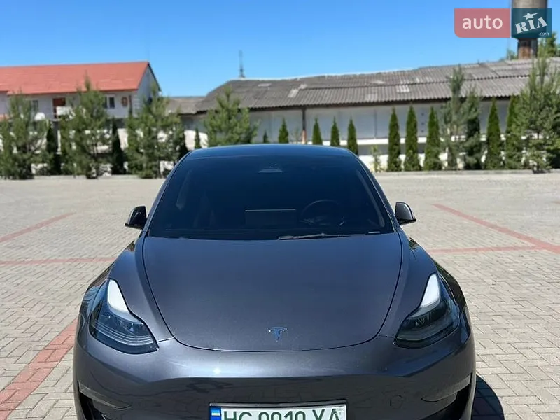 Tesla Model 3 2023