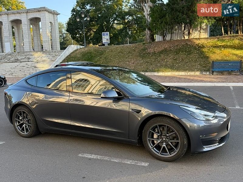 Седан Tesla Model 3 2021 в Одесі