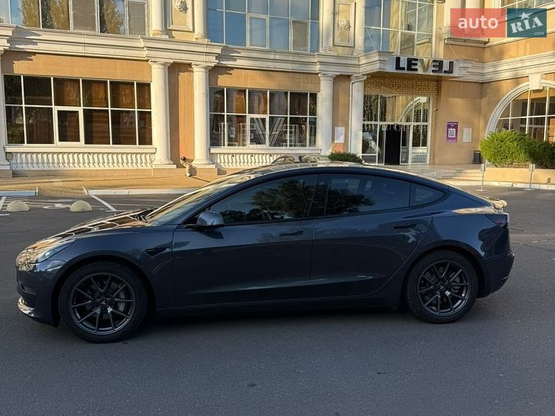 Седан Tesla Model 3 2021 в Одесі