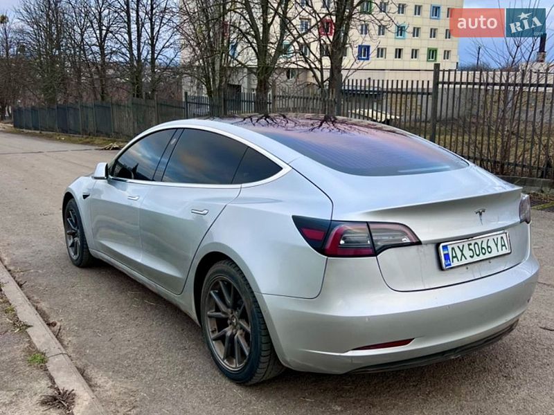 Седан Tesla Model 3 2018 в Ивано-Франковске