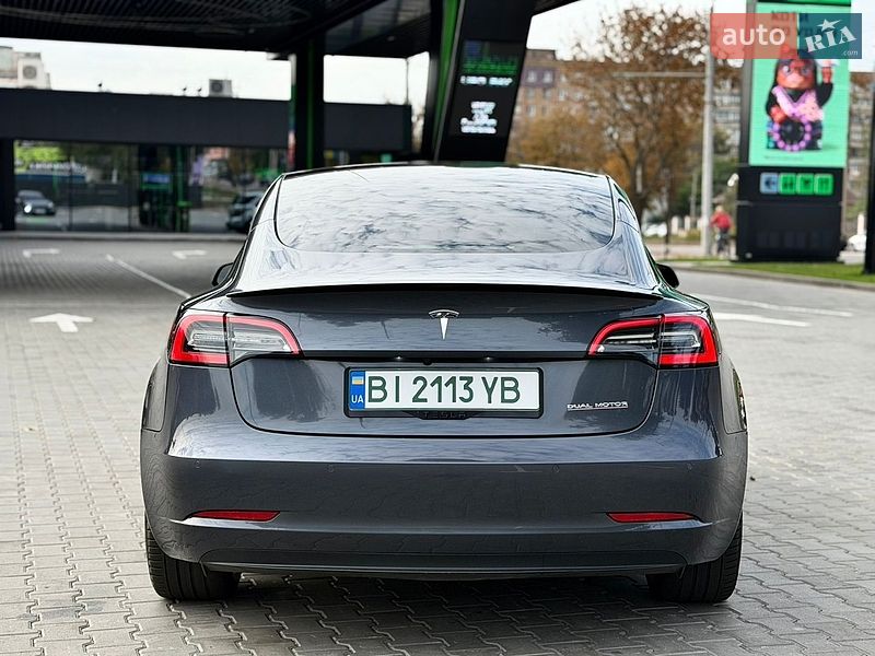 Седан Tesla Model 3 2022 в Кривому Розі
