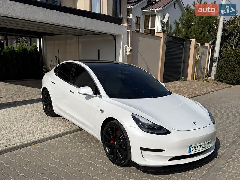 Седан Tesla Model 3 2019 в Одесі