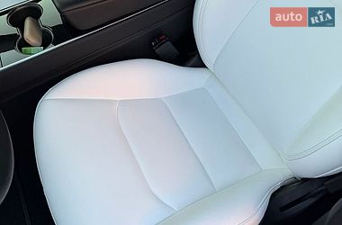 Седан Tesla Model 3 2019 в Одесі