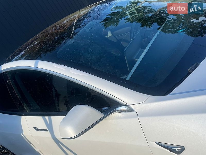 Седан Tesla Model 3 2018 в Луцке
