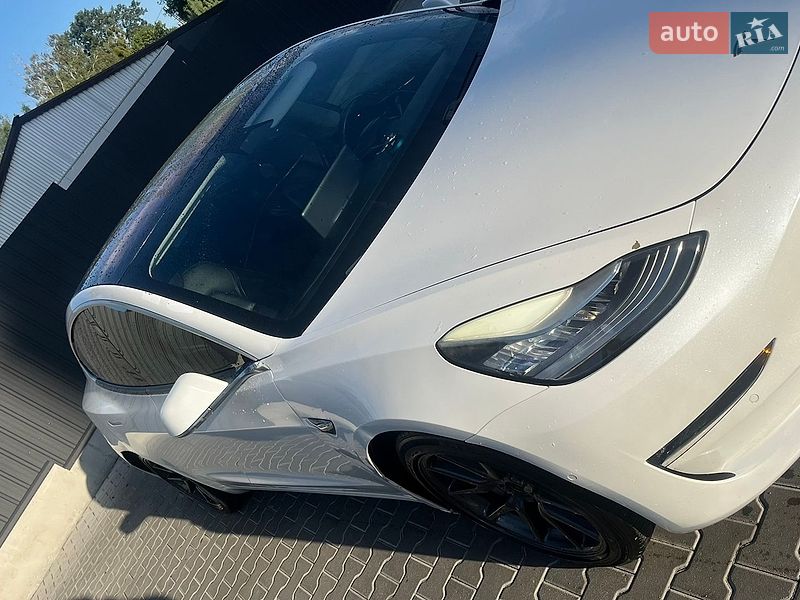 Седан Tesla Model 3 2018 в Луцке