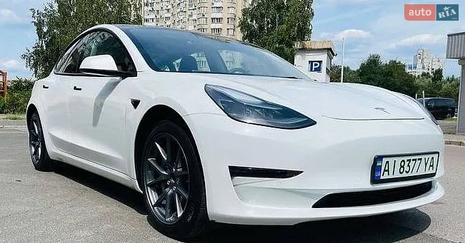 Tesla Model 3 2022