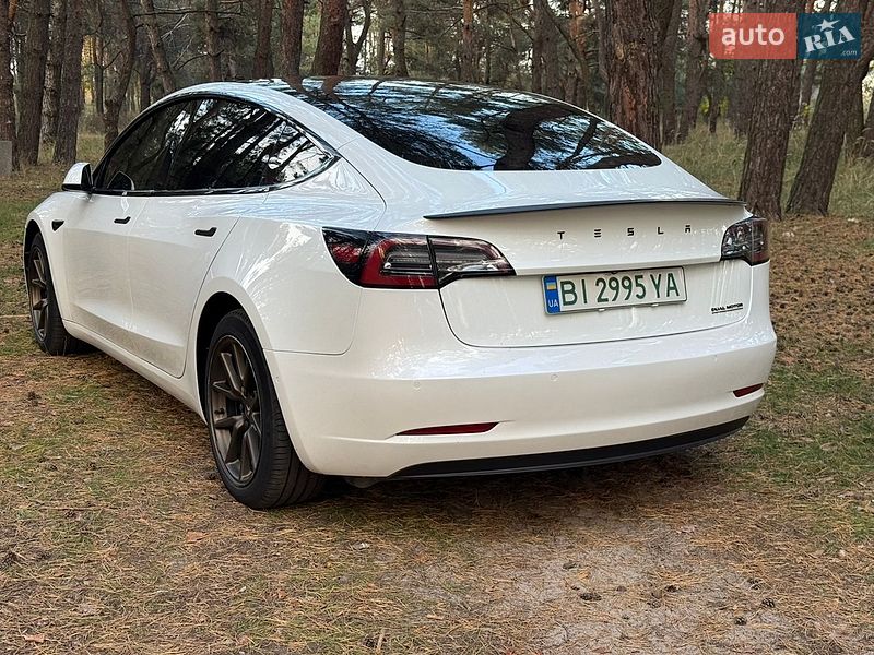 Седан Tesla Model 3 2020 в Кременчуге