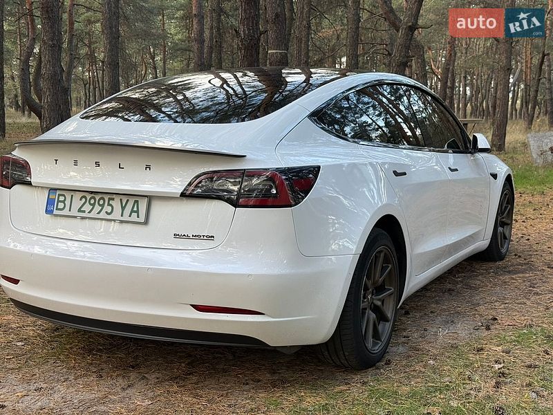 Седан Tesla Model 3 2020 в Кременчуге