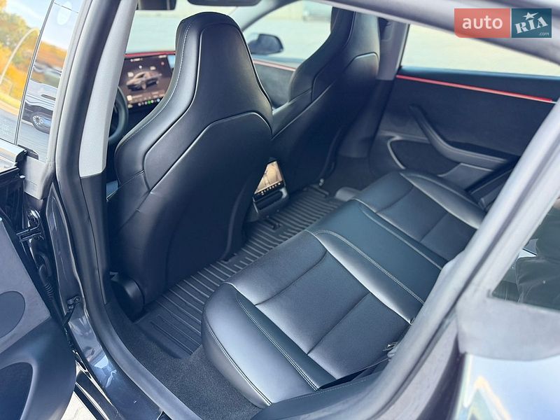 Седан Tesla Model 3 2024 в Дубно