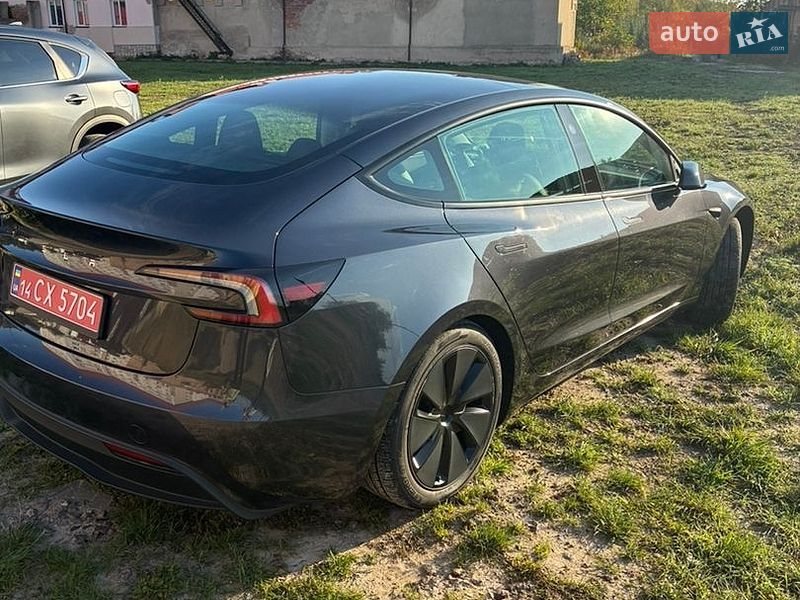 Седан Tesla Model 3 2024 в Рівному