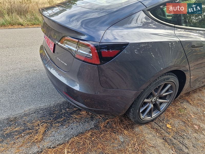 Седан Tesla Model 3 2022 в Киеве
