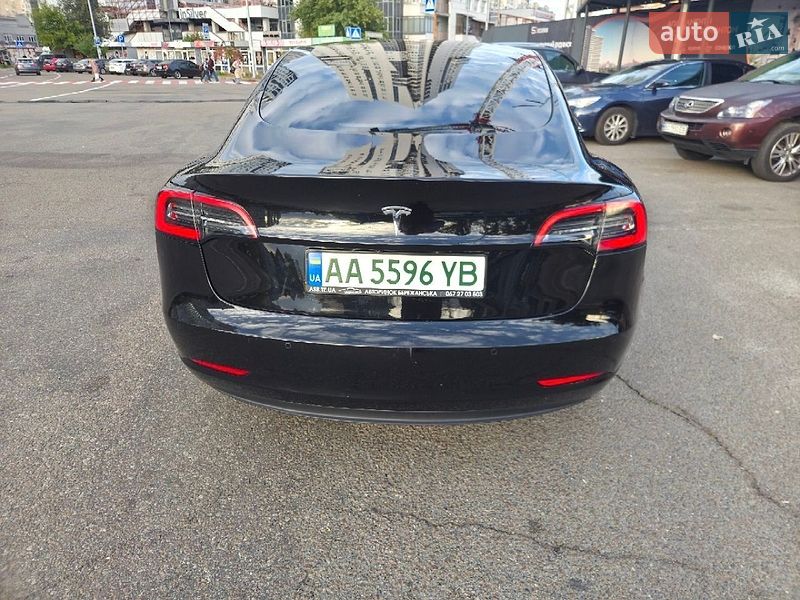 Седан Tesla Model 3 2021 в Киеве фото 5 Седан Tesla Model 3 2021 в Киеве