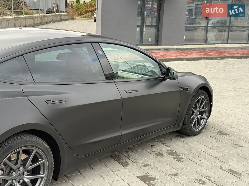 Седан Tesla Model 3 2020 в Ивано-Франковске