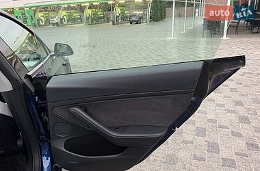 Седан Tesla Model 3 2023 в Кропивницком