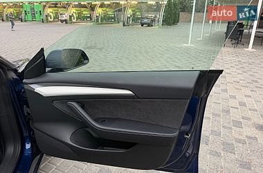 Седан Tesla Model 3 2023 в Кропивницком