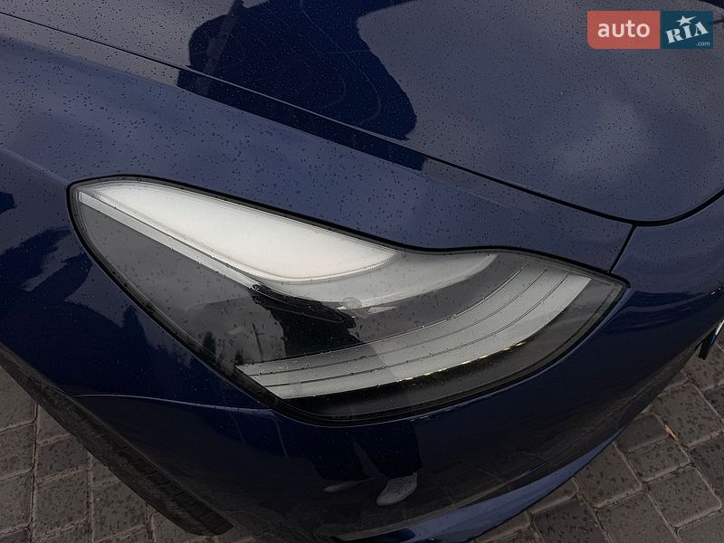 Седан Tesla Model 3 2023 в Кропивницком