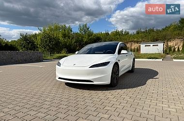 Седан Tesla Model 3 2024 в Вінниці