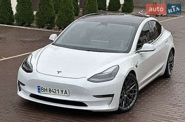 Седан Tesla Model 3 2019 в Киеве