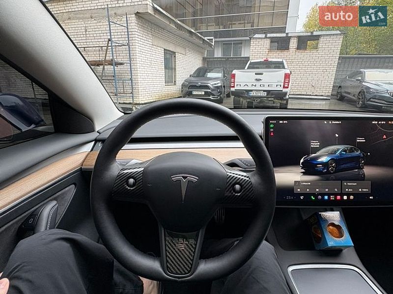 Седан Tesla Model 3 2023 в Києві