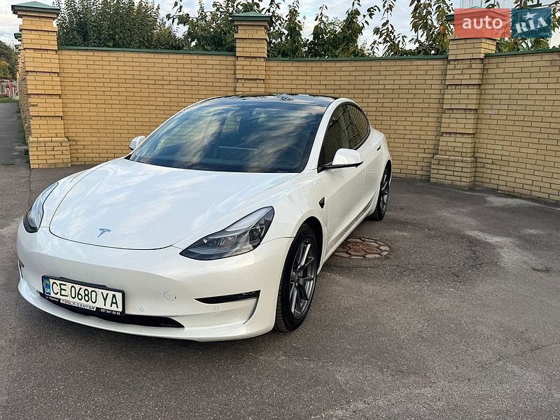 Седан Tesla Model 3 2021 в Києві