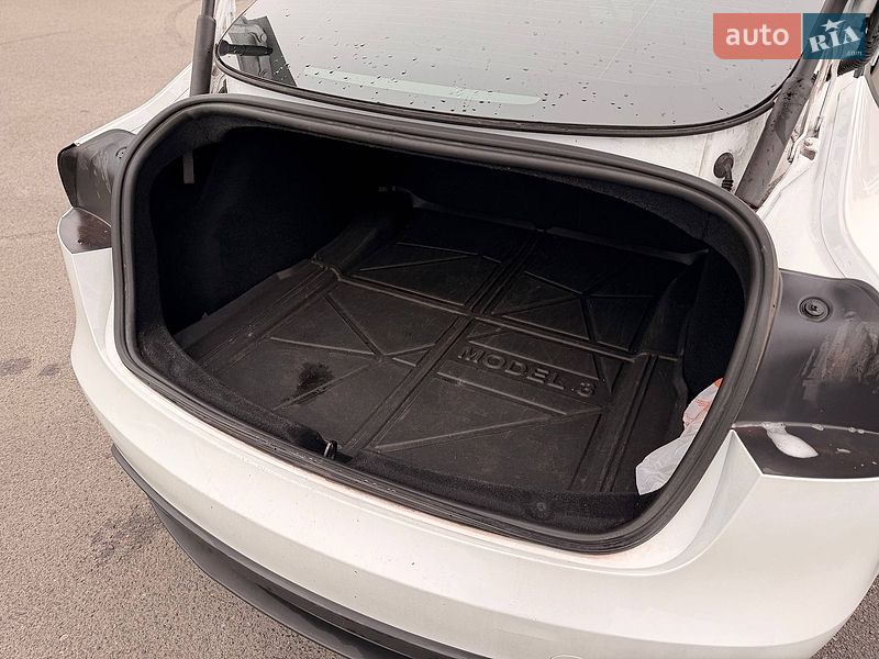 Седан Tesla Model 3 2025 в Кривому Розі фото 36 Седан Tesla Model 3 2025 в Кривому Розі