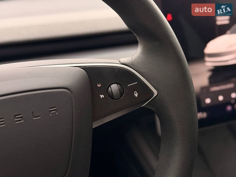Седан Tesla Model 3 2025 в Кривому Розі фото 66 Седан Tesla Model 3 2025 в Кривому Розі