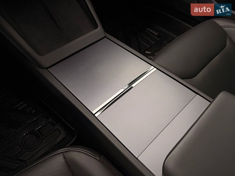 Седан Tesla Model 3 2025 в Кривому Розі фото 81 Седан Tesla Model 3 2025 в Кривому Розі