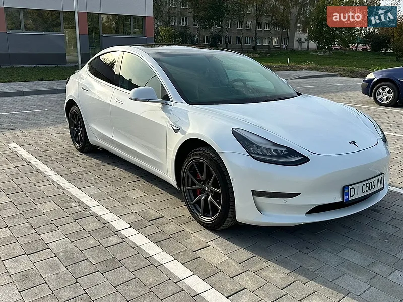 Tesla Model 3 2019
