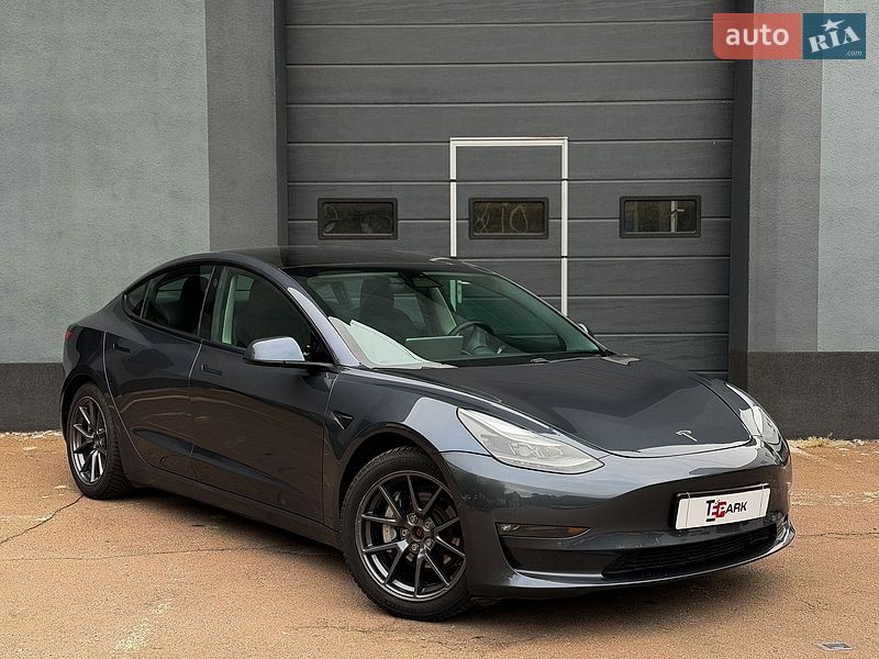 Tesla Model 3 2021