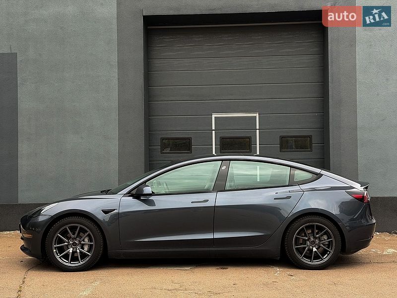 Седан Tesla Model 3 2021 в Києві