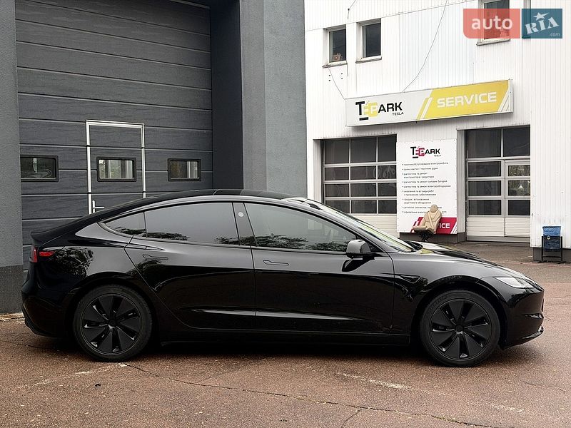 Седан Tesla Model 3 2024 в Киеве