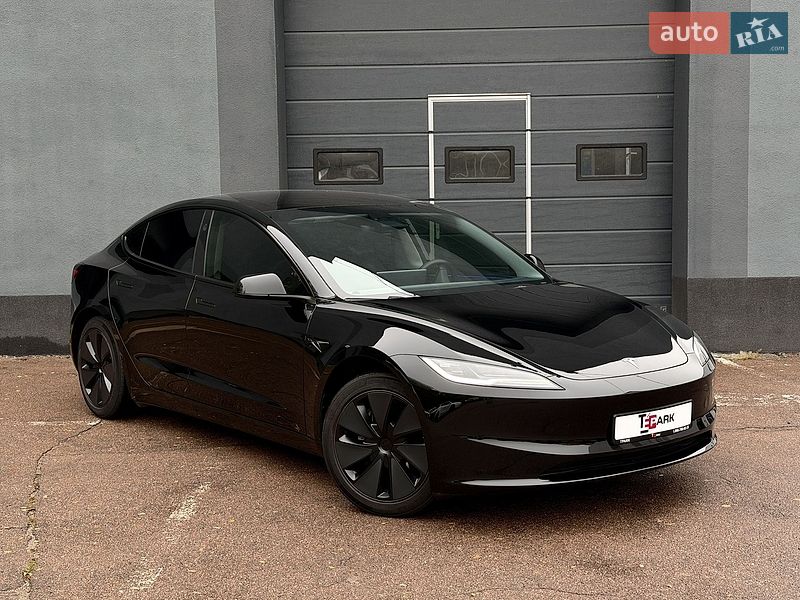 Седан Tesla Model 3 2024 в Киеве