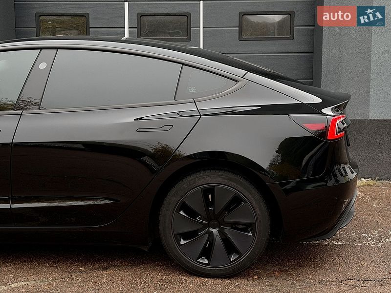 Седан Tesla Model 3 2024 в Киеве