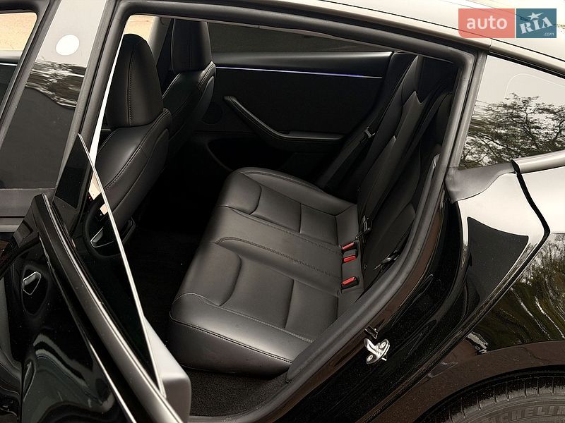 Седан Tesla Model 3 2024 в Киеве
