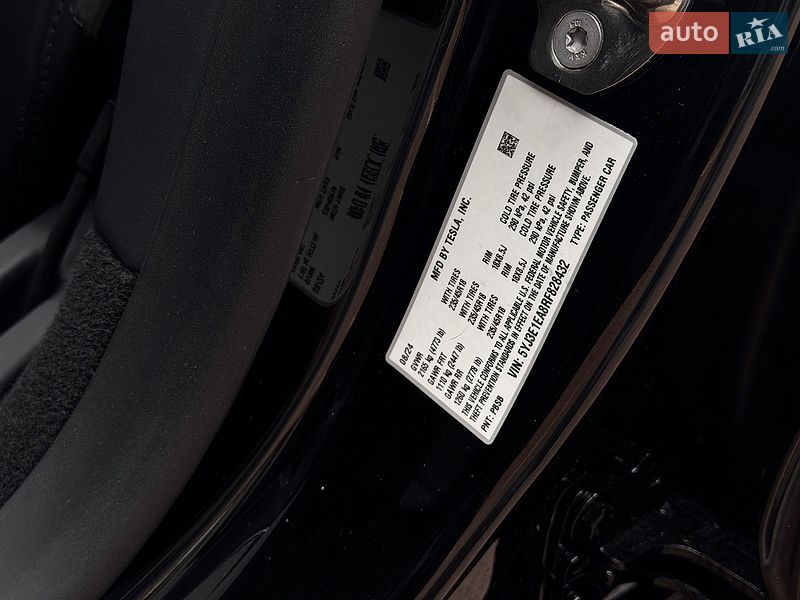 Седан Tesla Model 3 2024 в Киеве