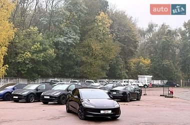 Седан Tesla Model 3 2024 в Киеве