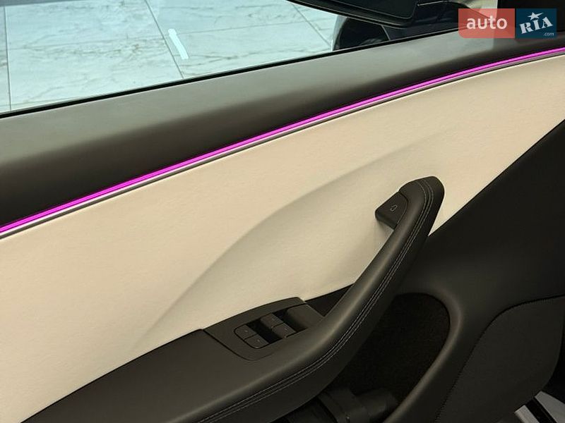 Седан Tesla Model 3 2024 в Одессе