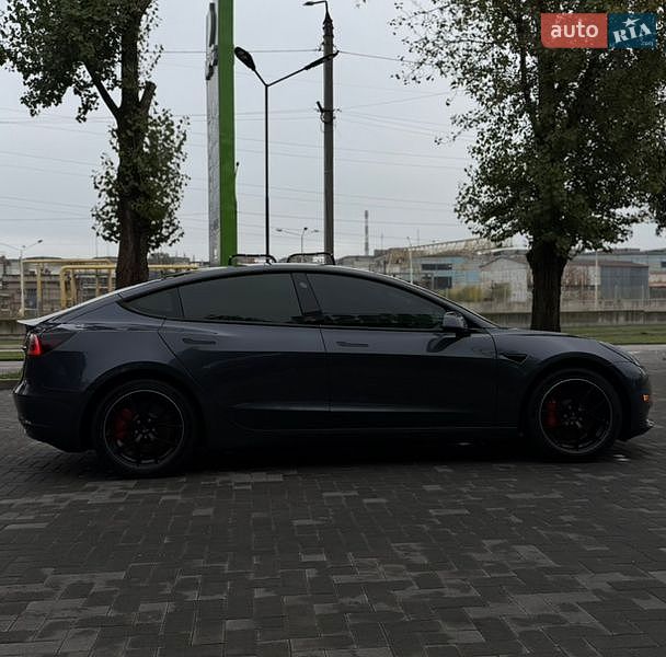Седан Tesla Model 3 2021 в Запоріжжі