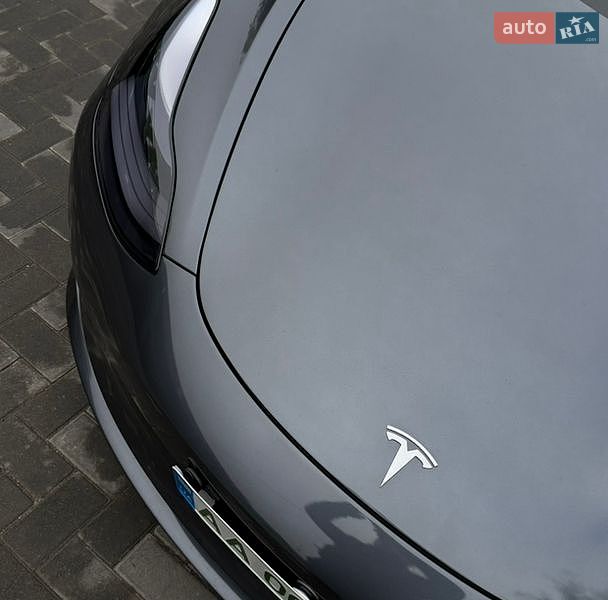 Седан Tesla Model 3 2021 в Запоріжжі