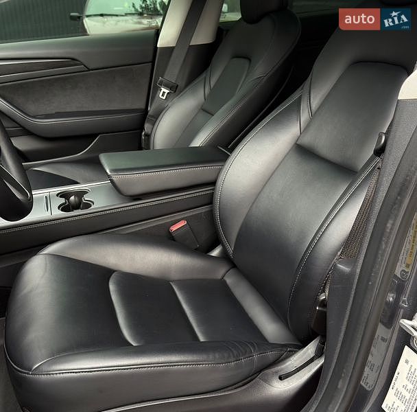 Седан Tesla Model 3 2021 в Запоріжжі