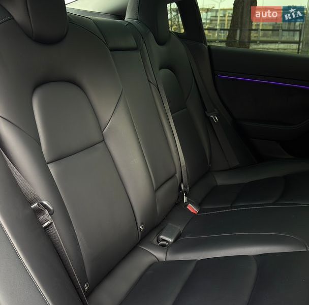 Седан Tesla Model 3 2021 в Запоріжжі