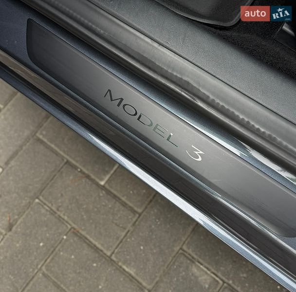 Седан Tesla Model 3 2021 в Запоріжжі